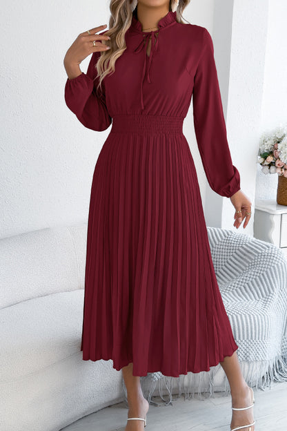 Solid Color Long-sleeved Fitted Waist Pleated Elegant Midi Dress