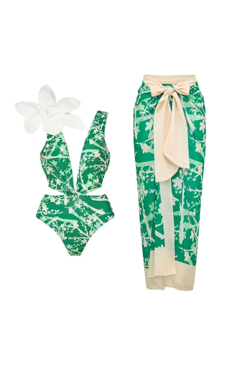 Traje de baño de una pieza con estampado verde y apliques florales