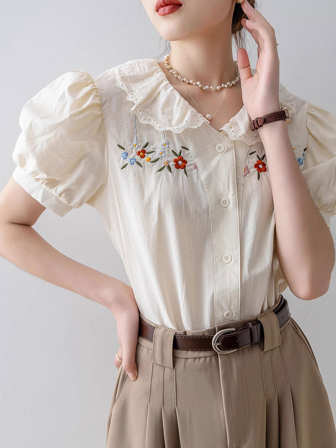 Melanie Retro Doll Collar Embroidered Lace Top