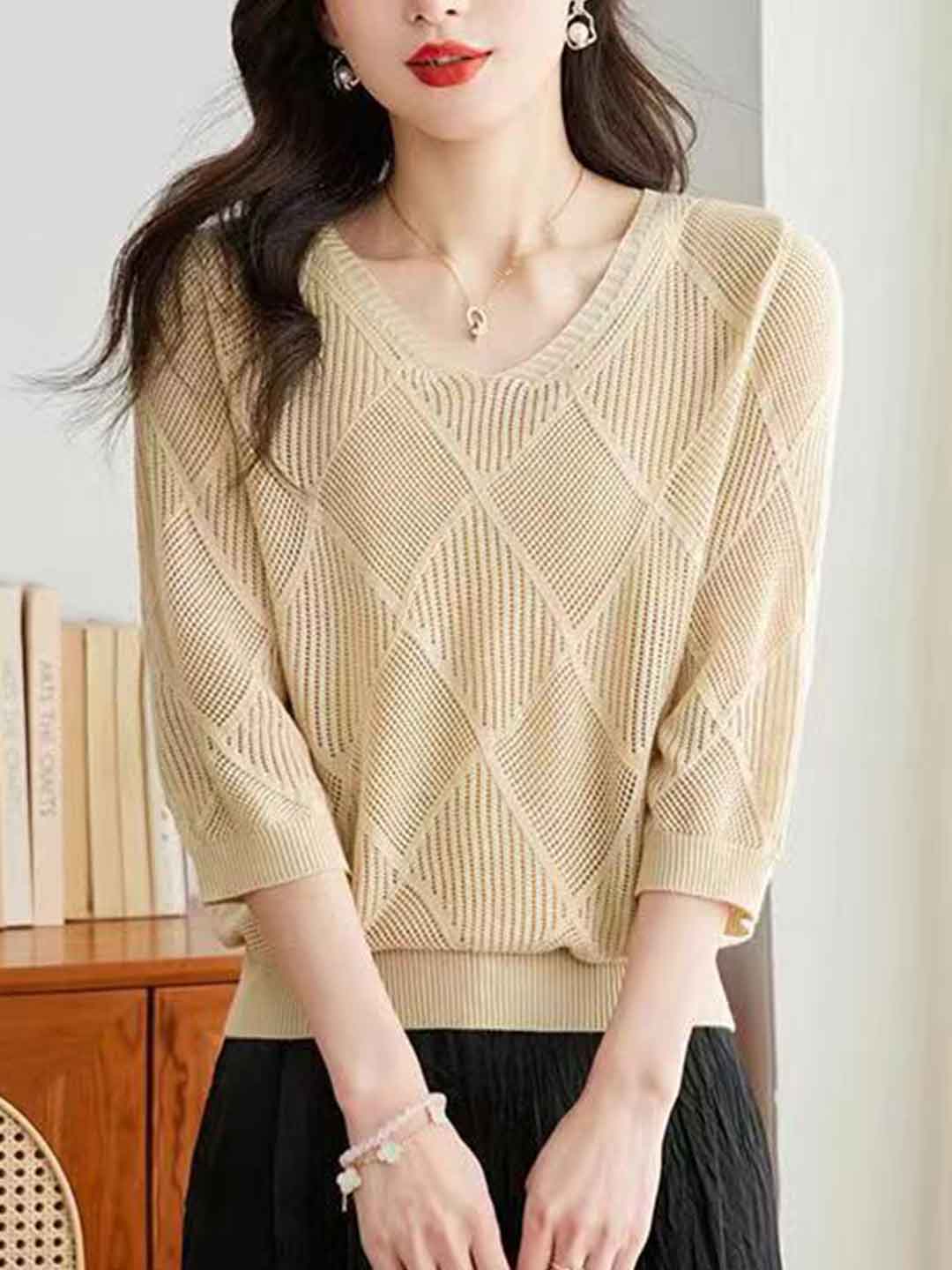 Sarah Loose V-Neck Hollowed Knitted Top