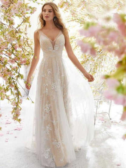 V-neck sleeveless Lace Wedding Dress