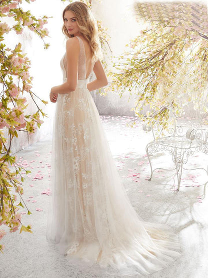 V-neck sleeveless Lace Wedding Dress