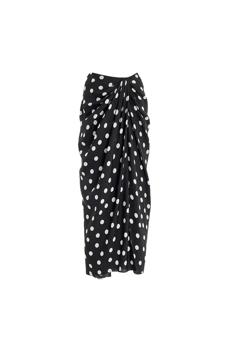 Elegante traje de baño de una pieza con lunares