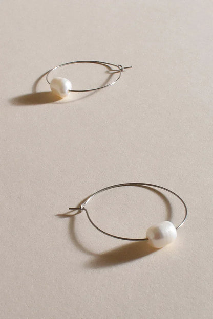 Aros de alambre fino con perla simple - Crema/Plata