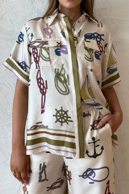 Conjunto de pantalón con motivos náuticos dibujados a mano