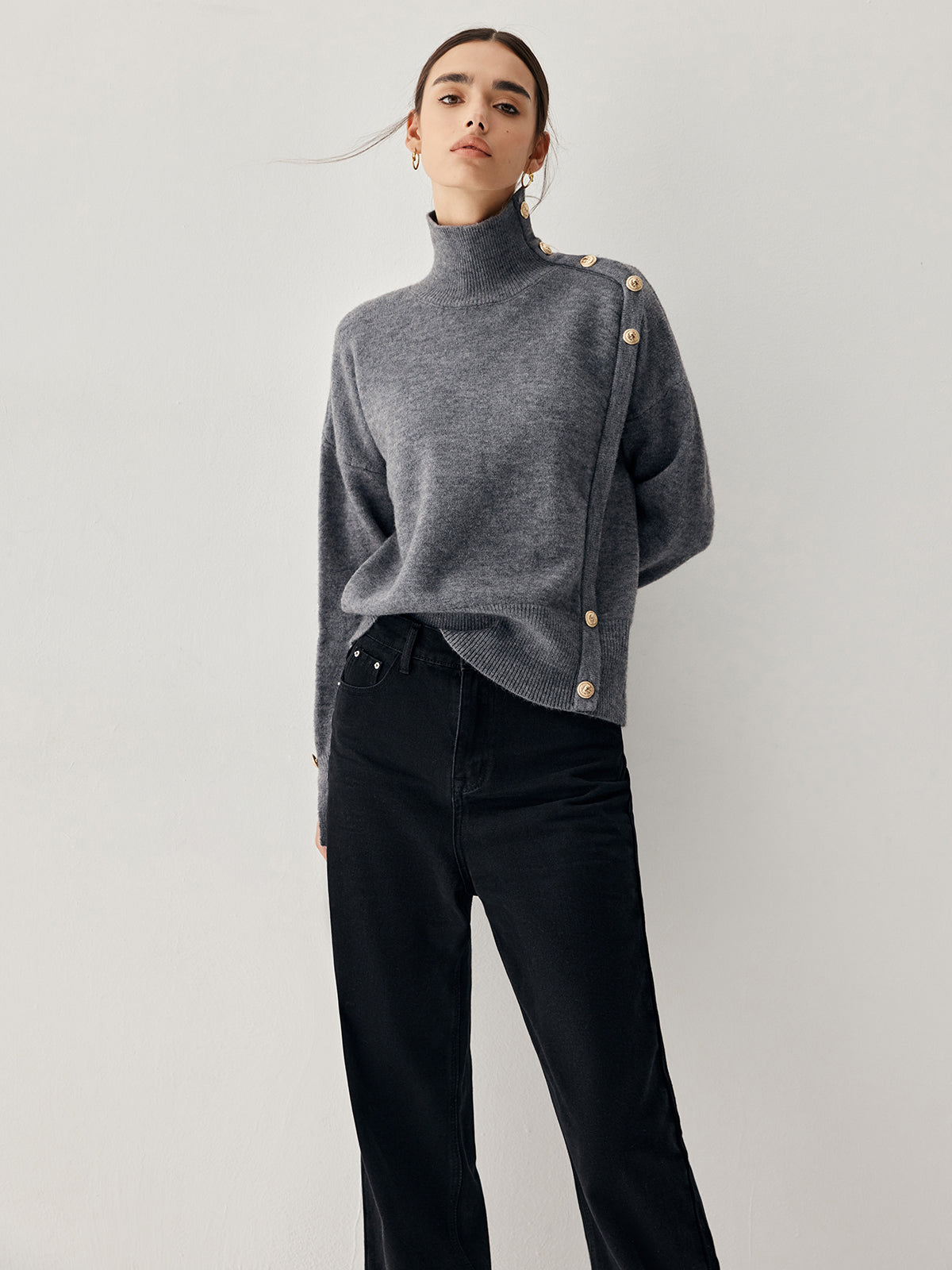 Vintage Buttoned Graceful Turtleneck Sweater
