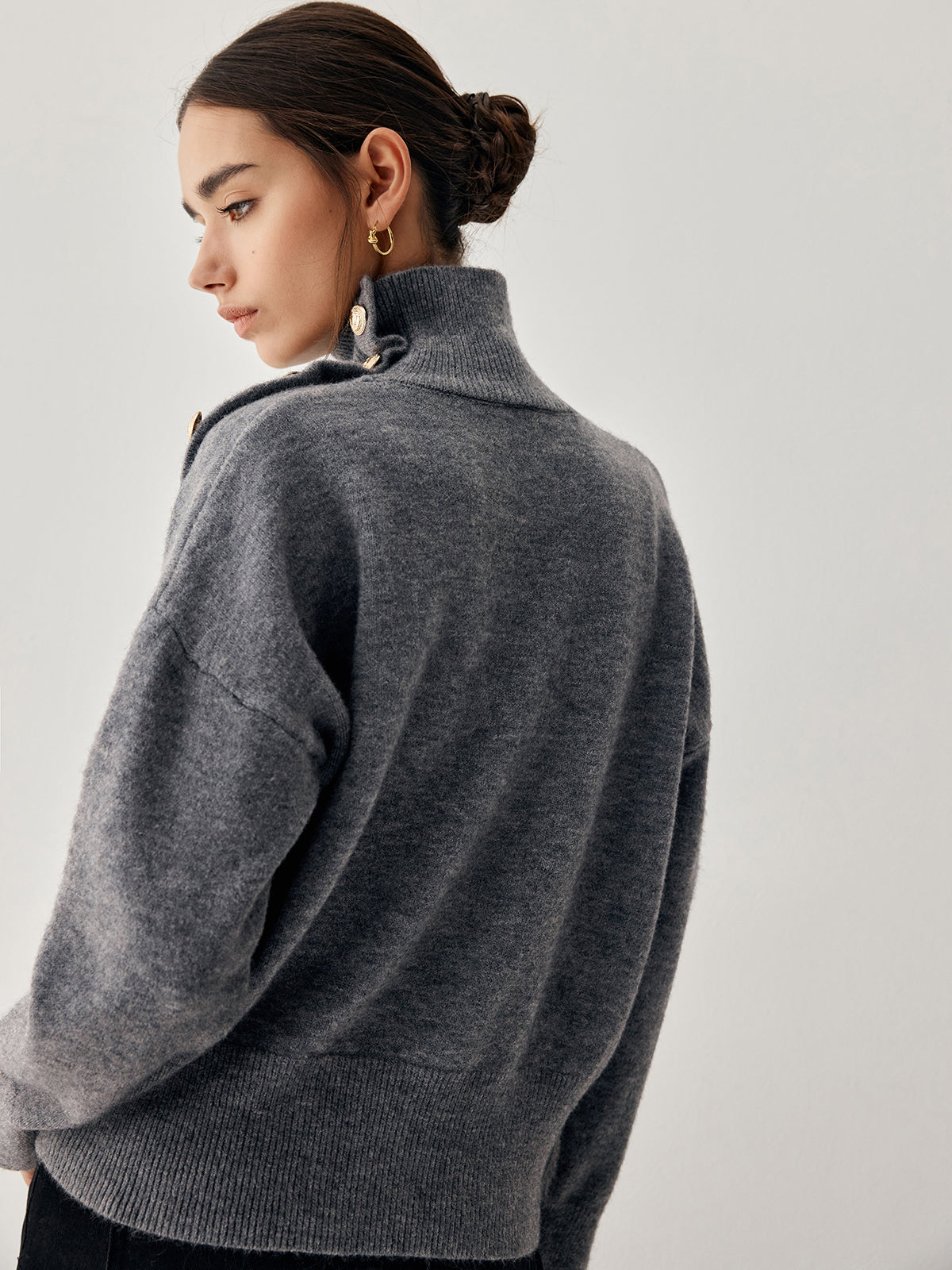 Vintage Buttoned Graceful Turtleneck Sweater