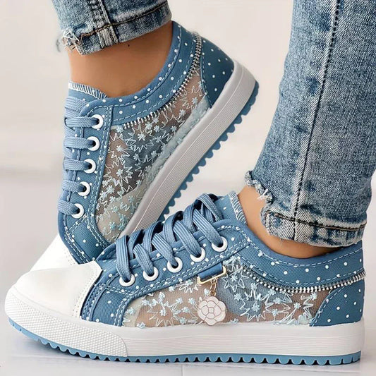Elegantes zapatillas blancas de lona azul con cordones florales para mujer | Ideales para cualquier temporada