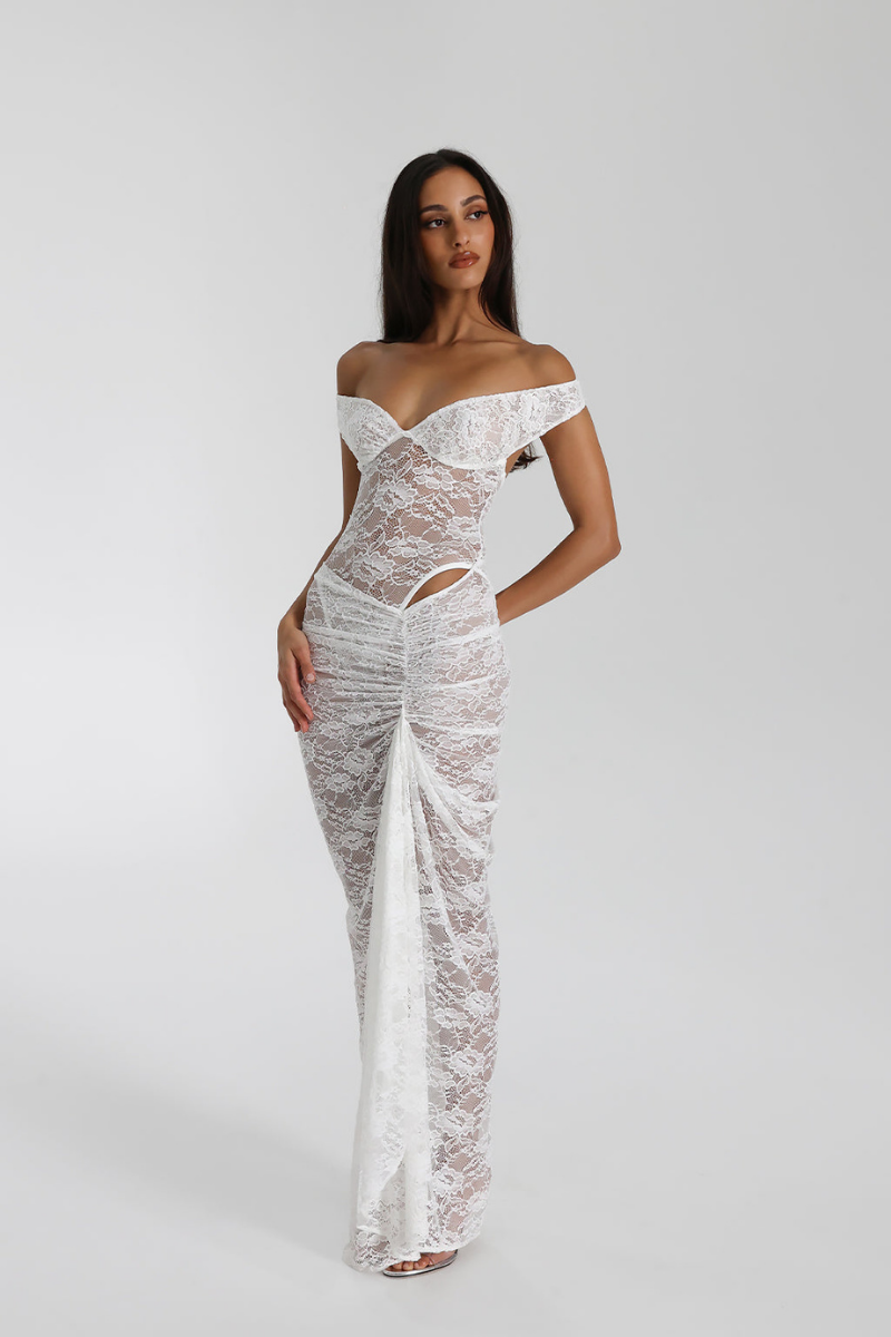 Conjunto de falda de encaje con hombros descubiertos de Christelle en blanco