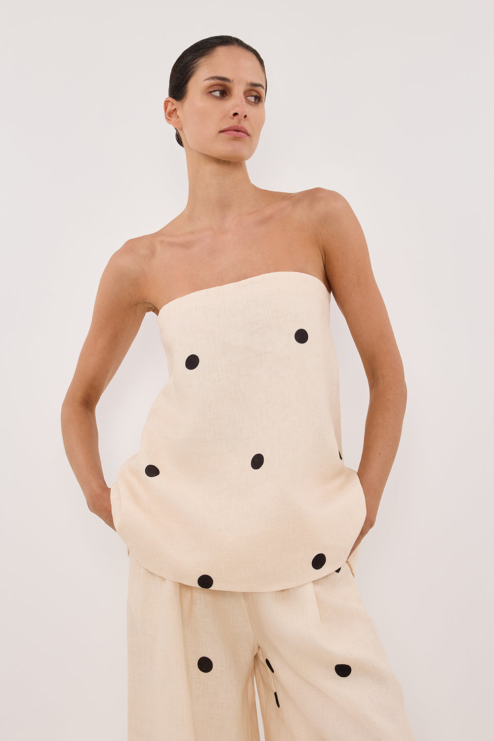 Conjunto de pantalones de lunares