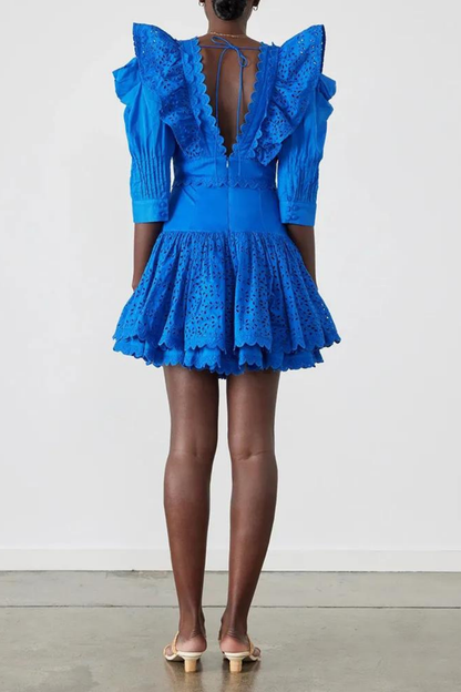 Vestido mini Éloïse con escote pronunciado y volantes en la espalda