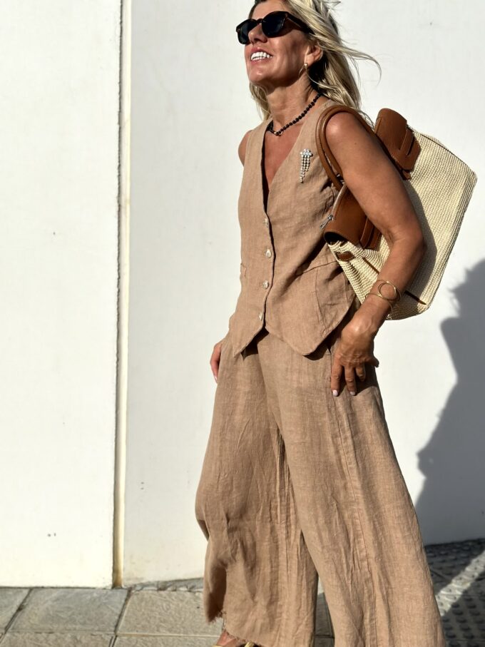 Conjunto elegante de dos piezas de chaleco y pantalón de lino marrón para mujer | Ideal para primavera/verano