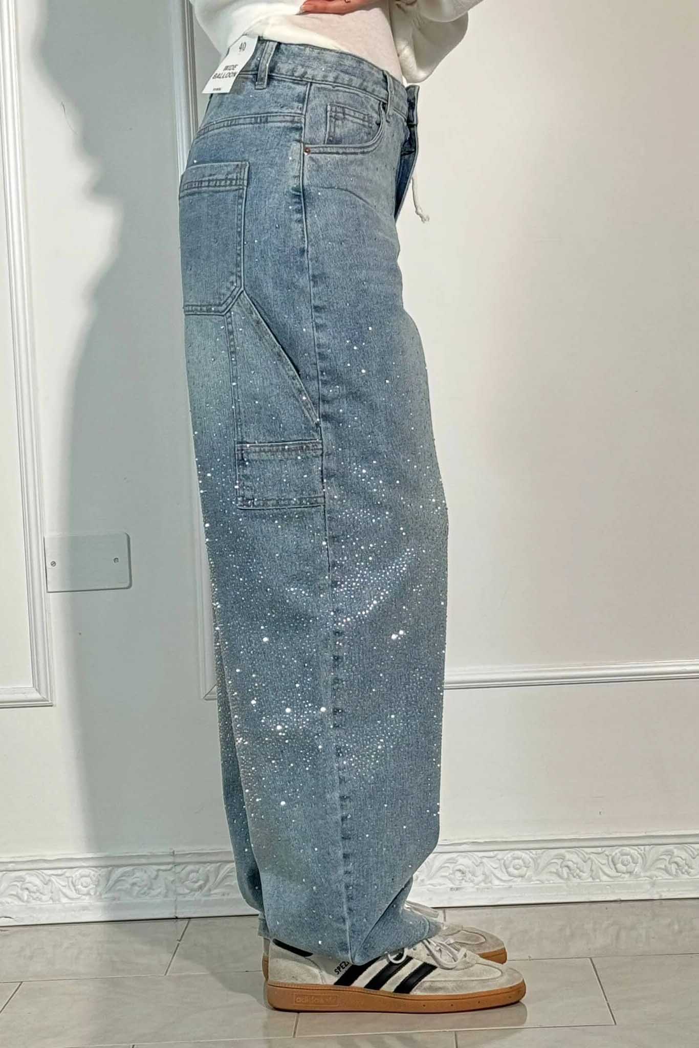 Jeans de mezclilla con brillo de carpintero con globos