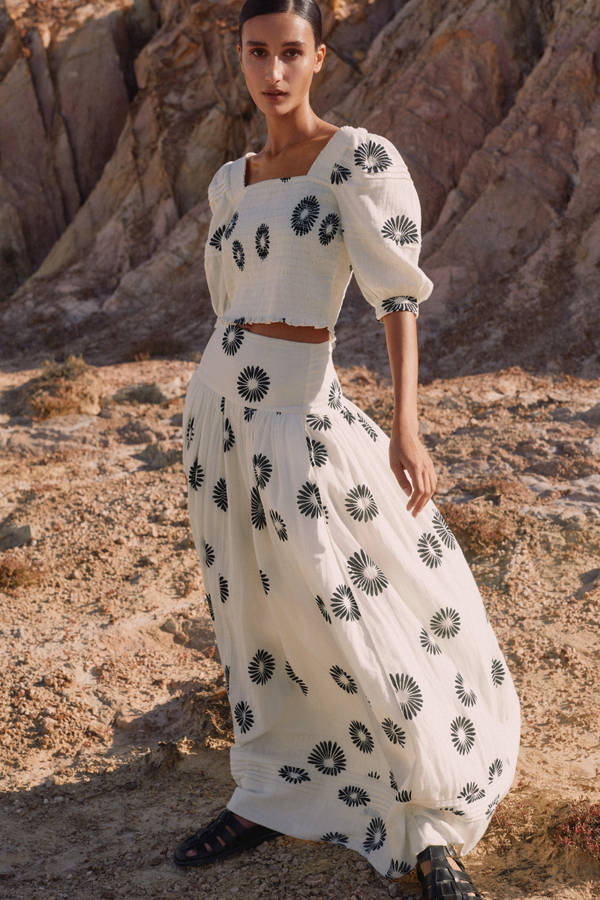 Conjunto de falda floral con hombros abullonados Marjolaine