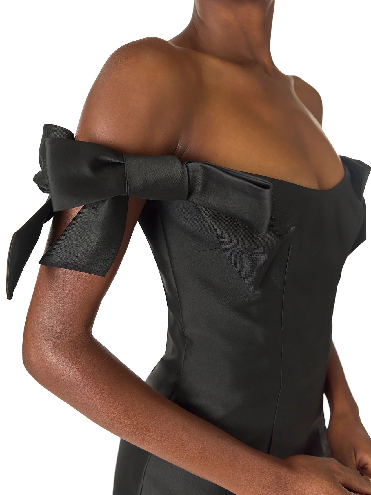 Vestido midi con hombros descubiertos y mangas con lazo