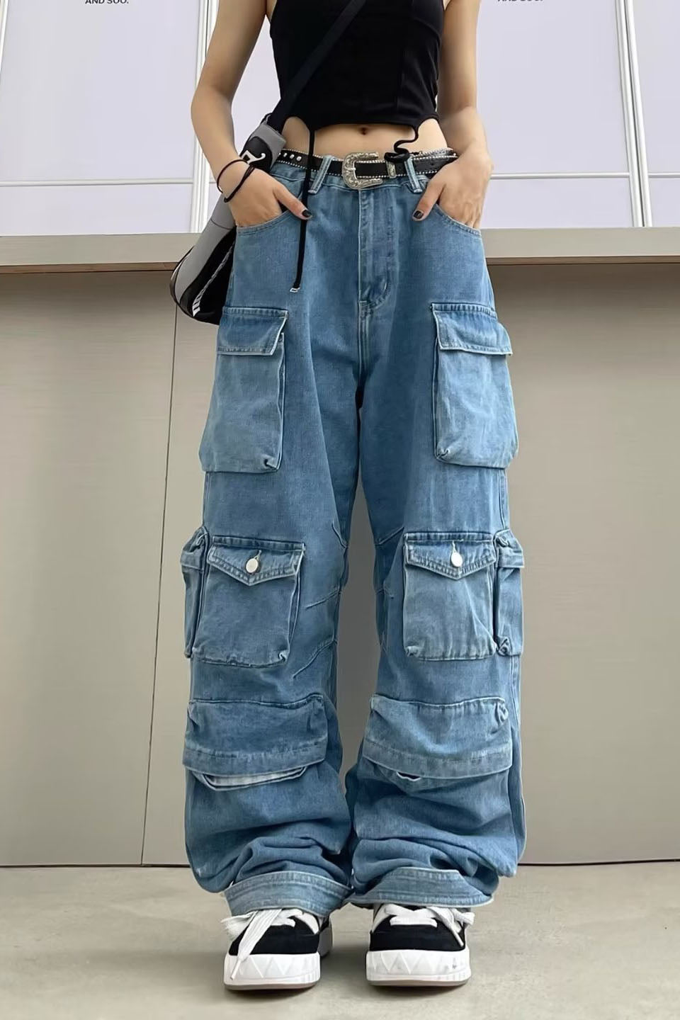 Vaqueros con cremallera y lavado claro