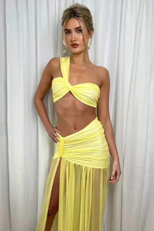 Top de bikini sexy con falda de malla en la cadera