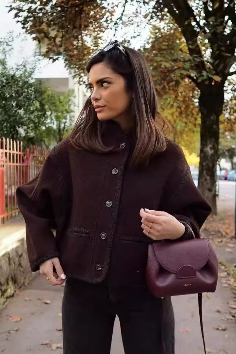 Chaqueta clásica de cuello alto