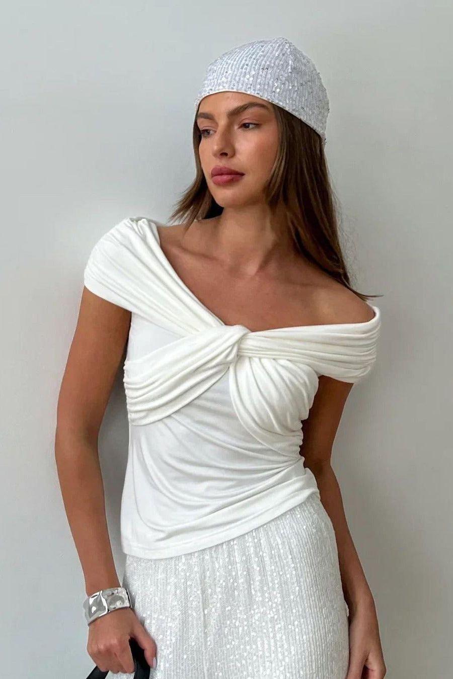 Front twisted top