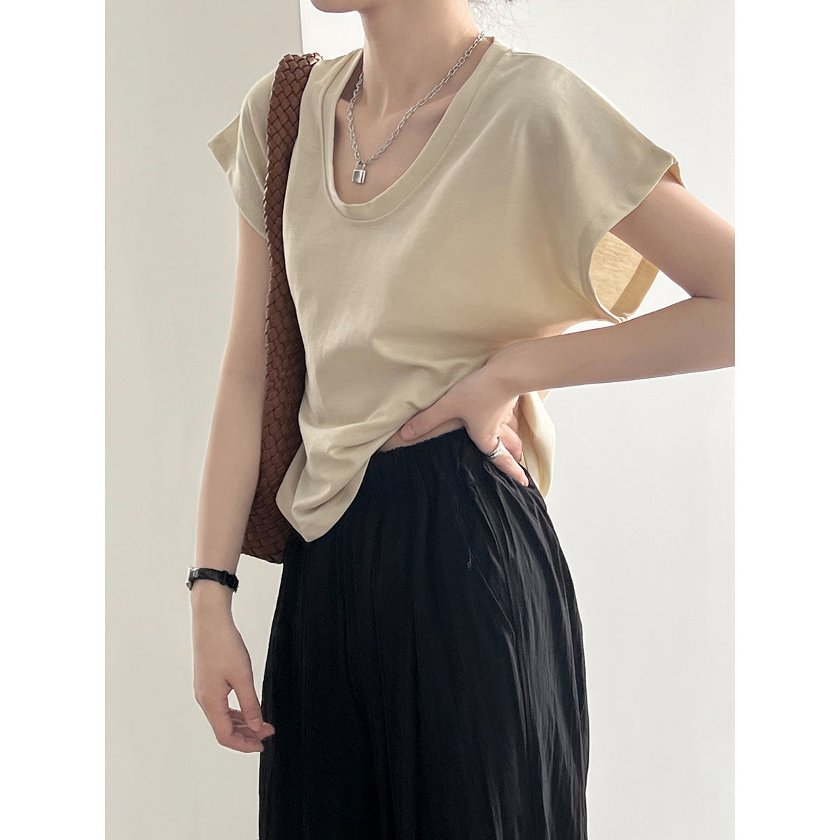 Three Dimensional Simple U Neck Short Sleeved T shirt for Women Summer Slimming Wide Sleeved Top