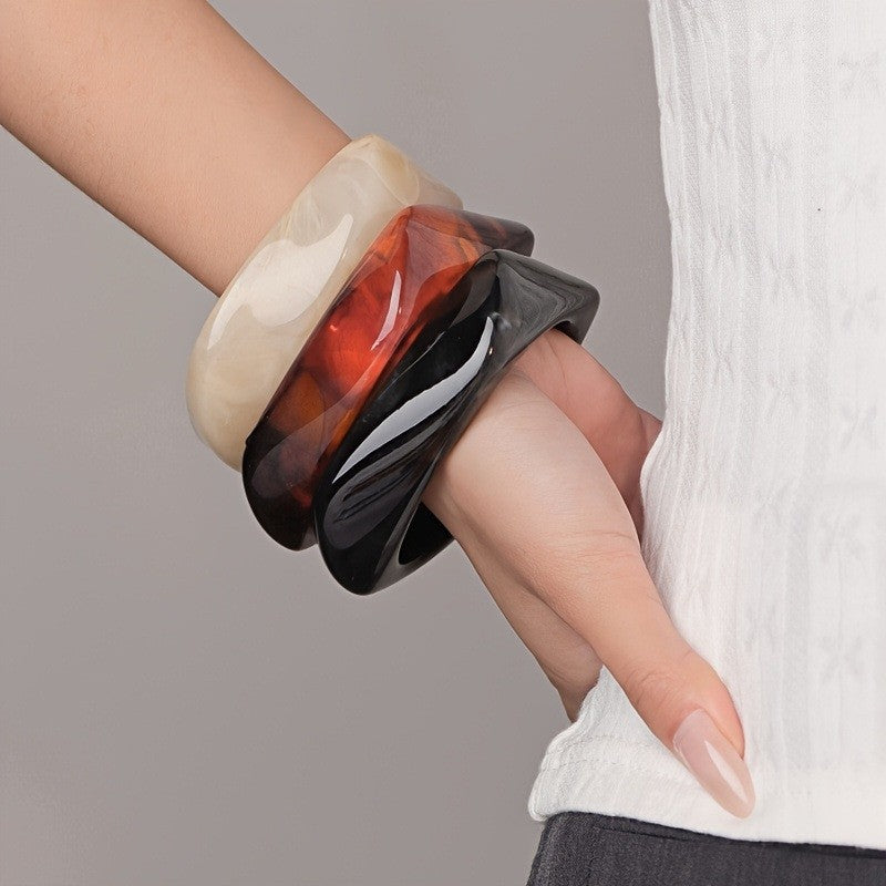 Irregular Geometric Round Acrylic Bracelet
