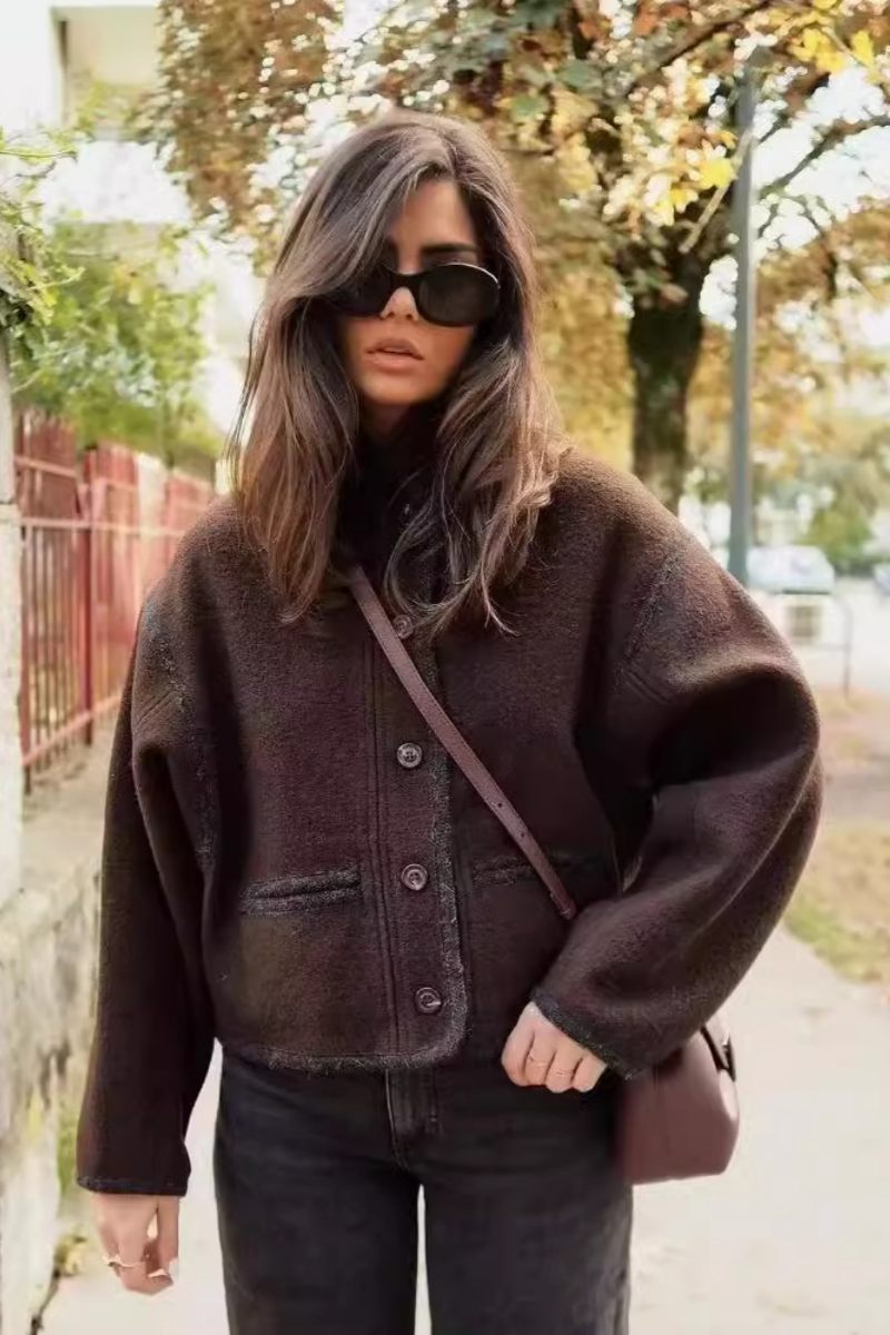 Chaqueta clásica de cuello alto