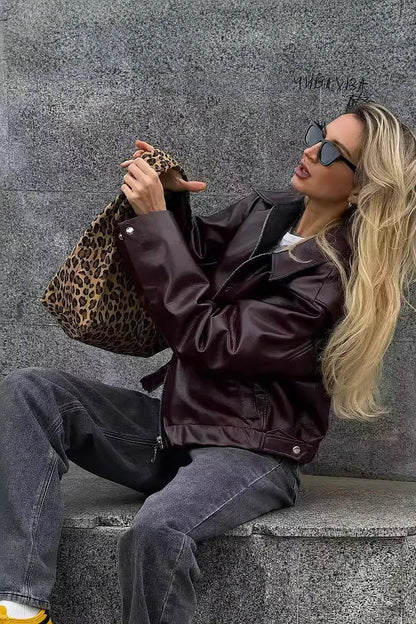 Chaqueta de motociclista de cuero con solapa elegante 