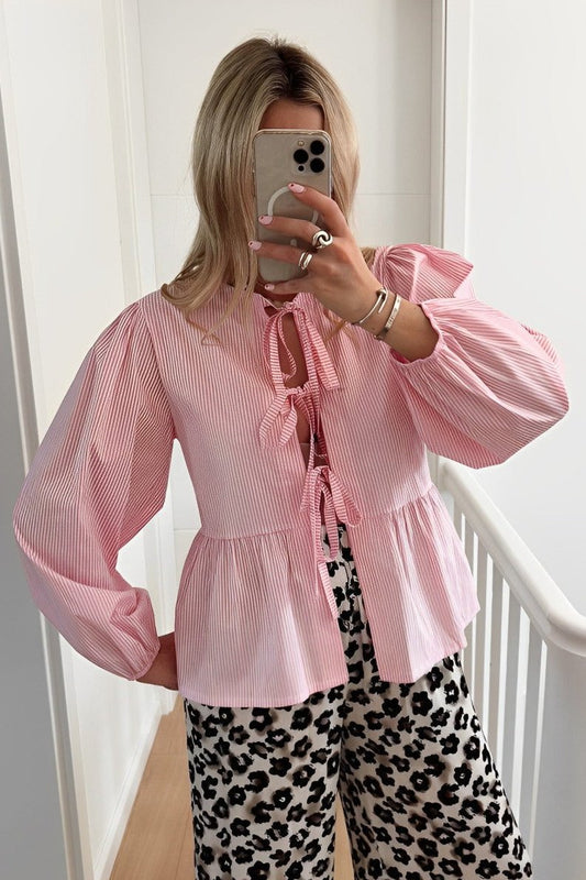 Blusa con lazo y rayas