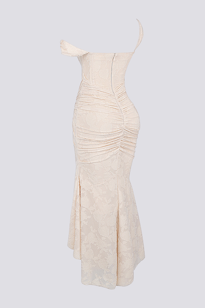 Vestido largo beis con corsé fruncido de Octavie
