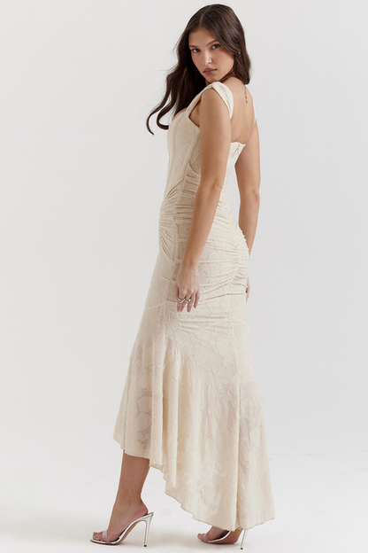 Vestido largo beis con corsé fruncido de Octavie