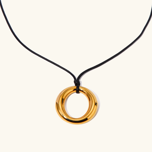 Orla Minimalist Gold Pendant Necklace