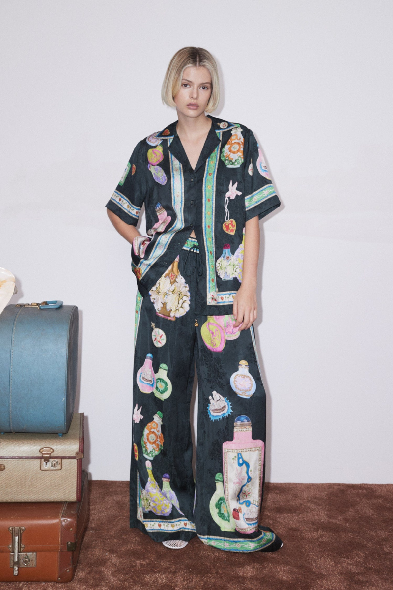 Conjunto de pantalones con estampado de floreros y cuello en V Philomène