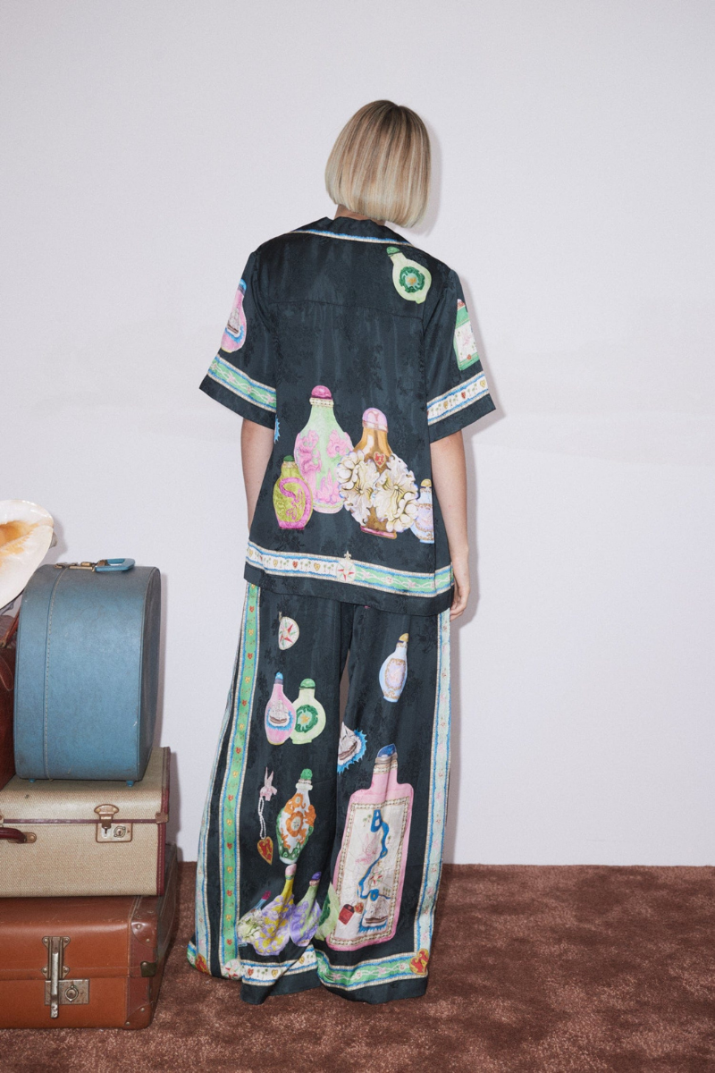 Conjunto de pantalones con estampado de floreros y cuello en V Philomène