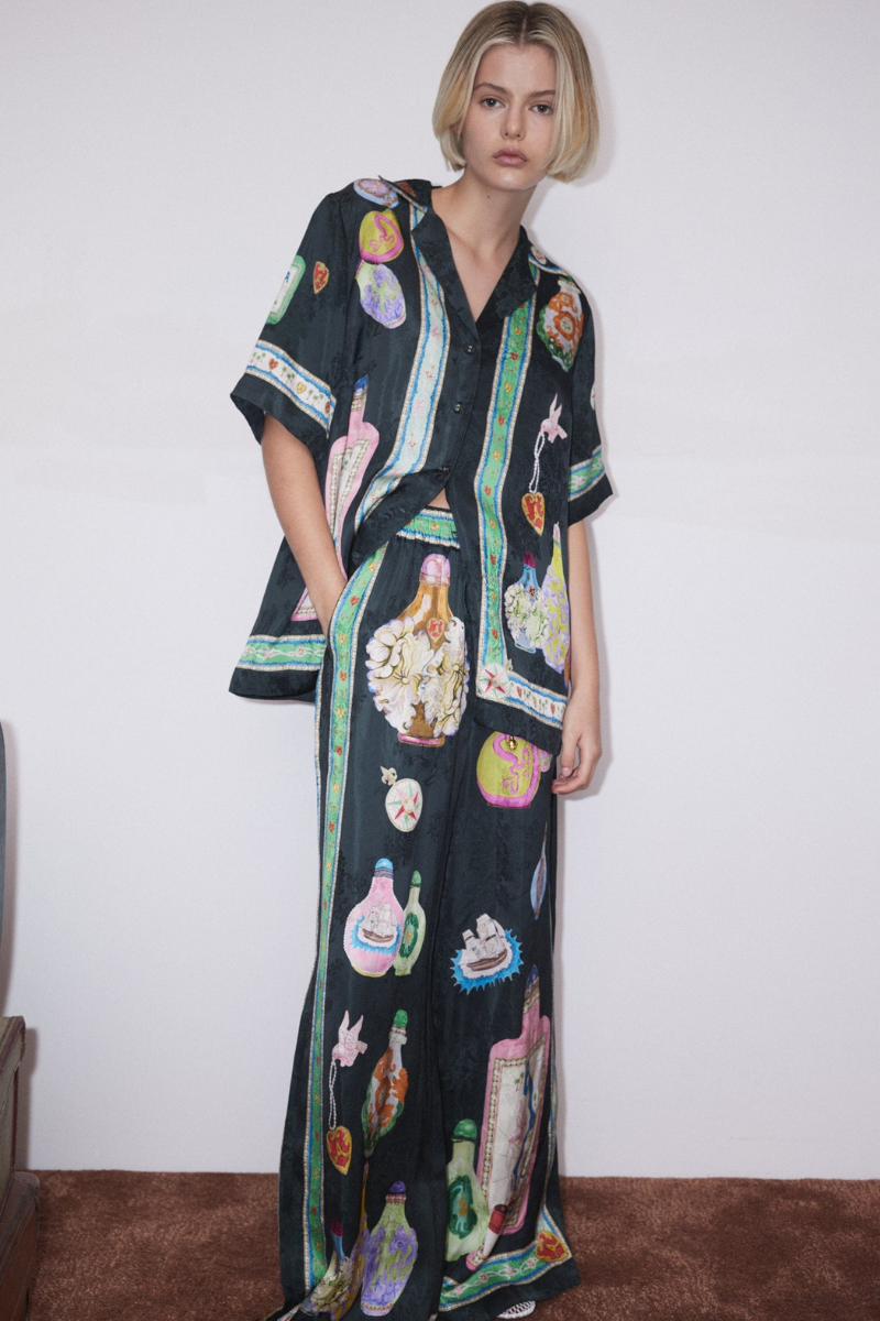 Conjunto de pantalones con estampado de floreros y cuello en V Philomène