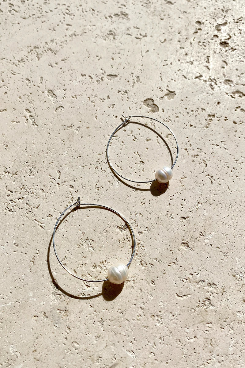 Aros de alambre fino con perla simple - Crema/Plata