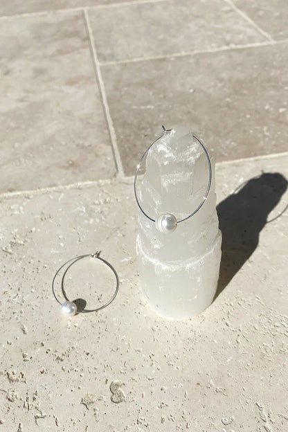 Aros de alambre fino con perla simple - Crema/Plata