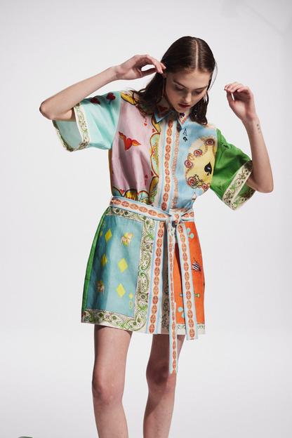 Vestido corto con estampado de póker y patchwork de Prunelle