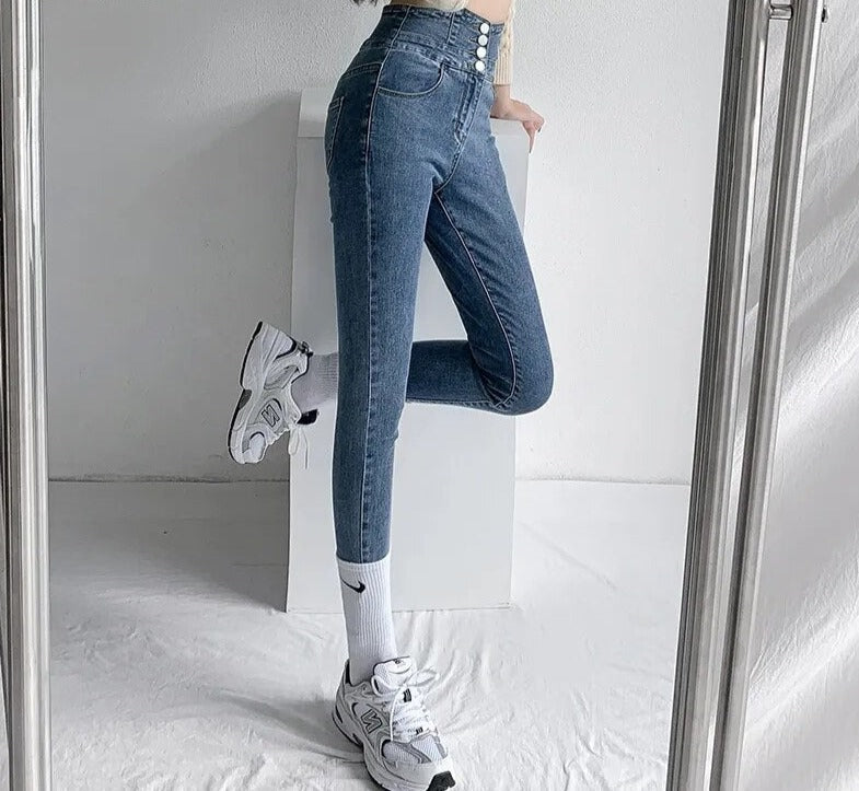 Women's Fashionable Hip Tight Lifting Skinny Jeans | For Everyday Wear