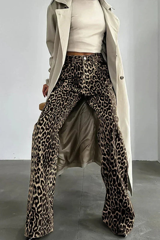 Pantalones casuales con estampado de leopardo y botones y múltiples bolsillos