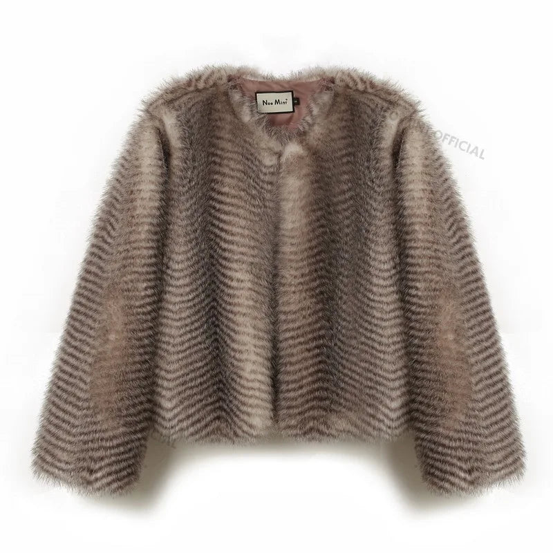 Luxury Brand Furry Cropped Faux Fur Coat Women Winter  Iconic Street Fashion Week Girls Fluffy Short Fur Jacket