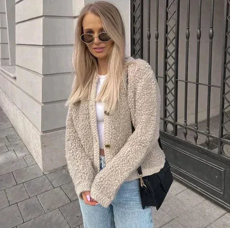 Cárdigan corto moderno de sherpa con botones para mujer | Ideal para otoño/invierno