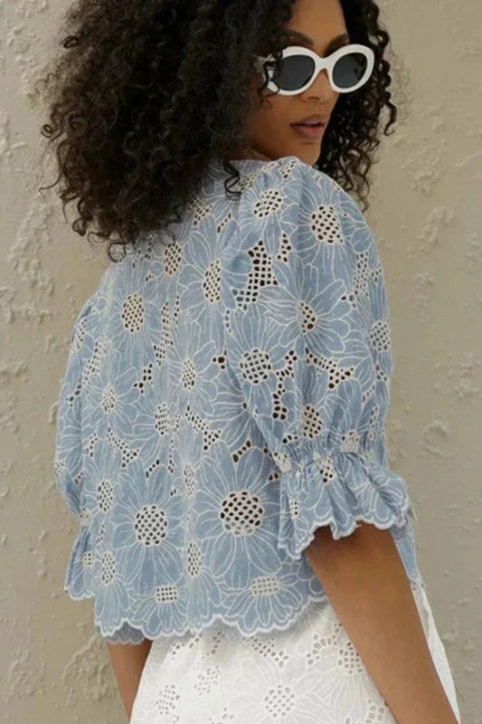 Elegante blusa bordada