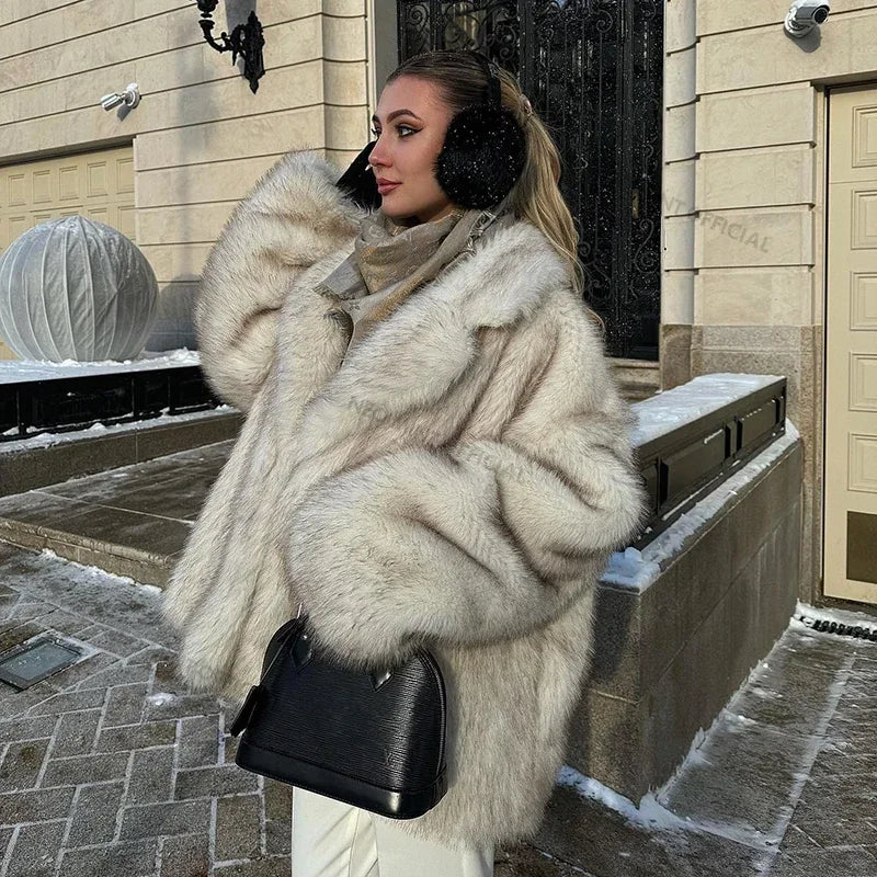 Winter Ins Hot Fashion Girls Oversized Gradient Fur Coat Women Thick Warm Outerwear Fluffy Faux Fox Fur Jacket