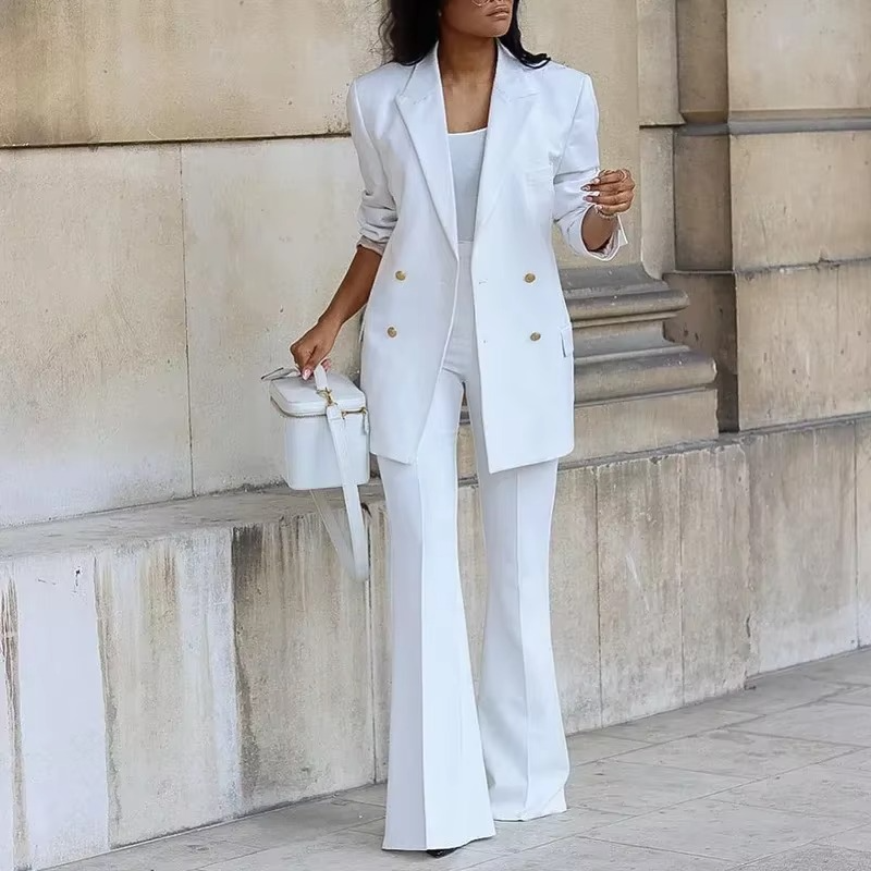 Conjunto elegante de dos piezas de blazer abotonado y pantalón acampanado para mujer | Ideal para cualquier temporada