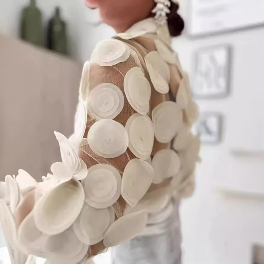 Blusa elegante de manga larga con botones delanteros y estampado de pétalos 3D para mujer | Ideal para primavera/verano