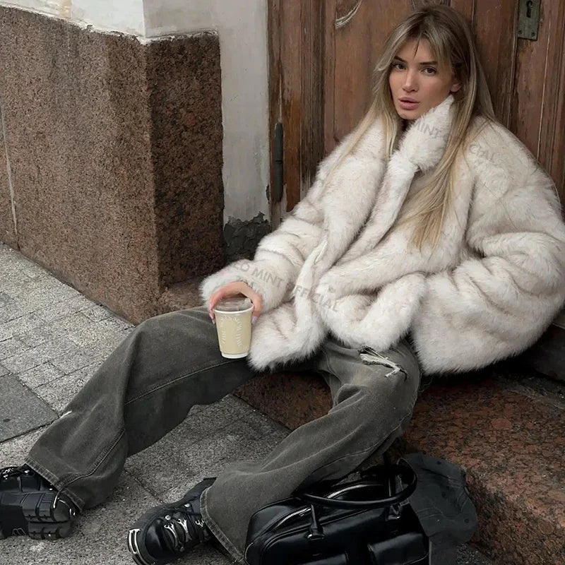Winter Ins Hot Fashion Girls Oversized Gradient Fur Coat Women Thick Warm Outerwear Fluffy Faux Fox Fur Jacket