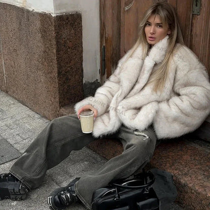 Winter Ins Hot Fashion Girls Oversized Gradient Fur Coat Women Thick Warm Outerwear Fluffy Faux Fox Fur Jacket