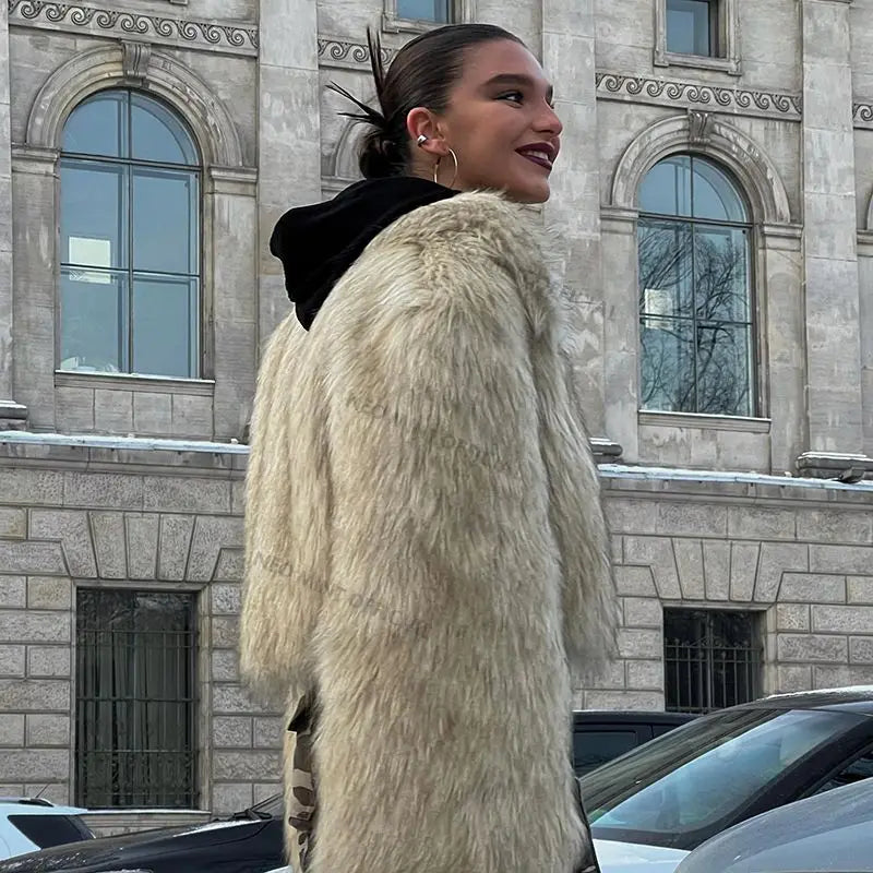 Winter Fluffy Gradient Faux Fur Coat Women Thicken Warm Fox Fur Jacket Girls Streetwear Style Furry Fur Overcoat