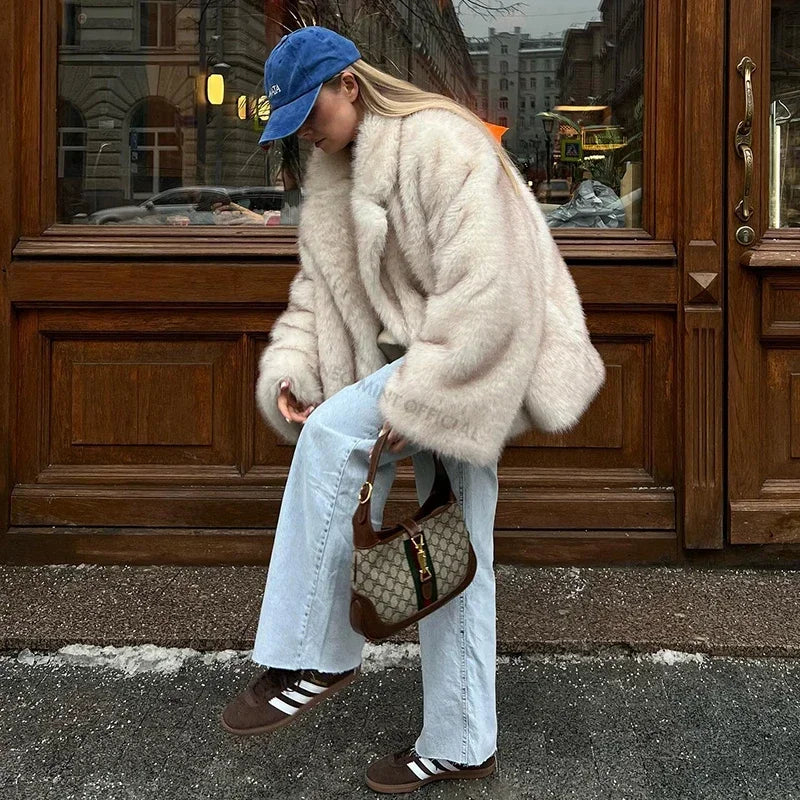 Winter Ins Hot Fashion Girls Oversized Gradient Fur Coat Women Thick Warm Outerwear Fluffy Faux Fox Fur Jacket