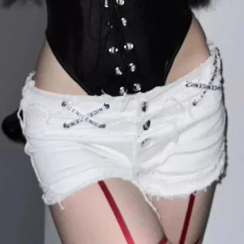 Commuter Style Low-Waist Shorts